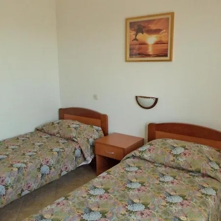 Ferienwohnung Mit Balkon Fuer Fuenf Personen Apartment Pula